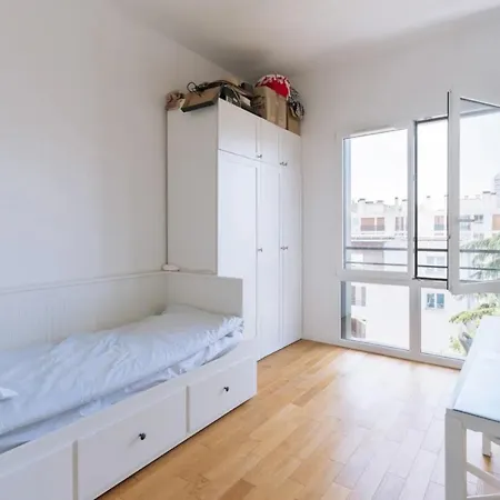 Spacious 2bd With Balcony Paris