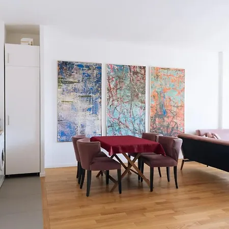 Apartment Spacious 2bd With Balcony Paris
