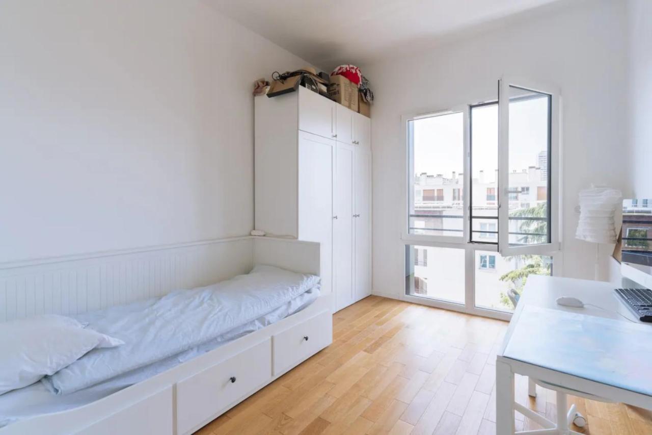 Spacious 2bd With Balcony Parigi