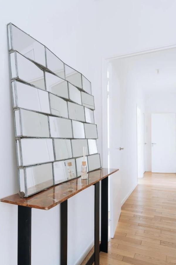 Spacious 2bd With Balcony Appartamento Parigi