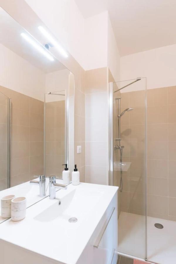 Spacious 2bd With Balcony
